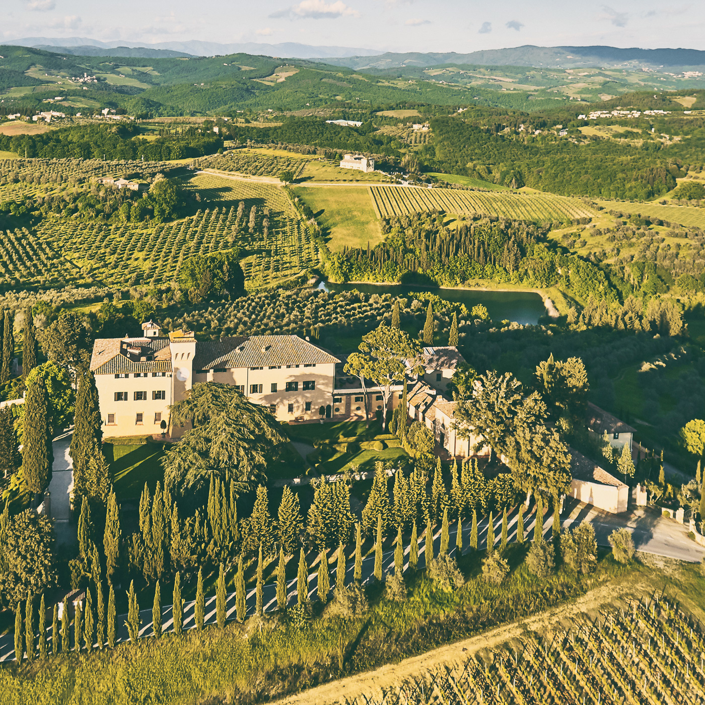 Luftaufnahme des COMO Castello del Nero