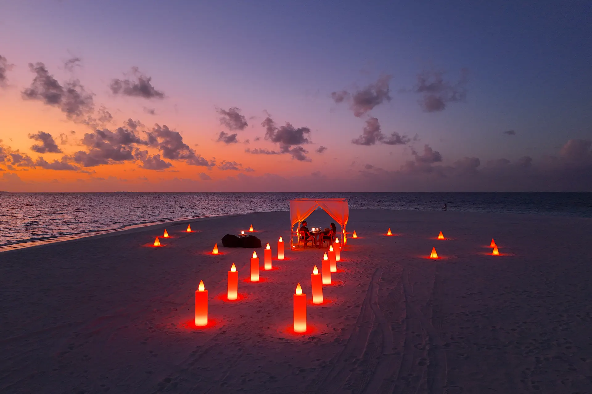 Romantische Dinner Location am Strand