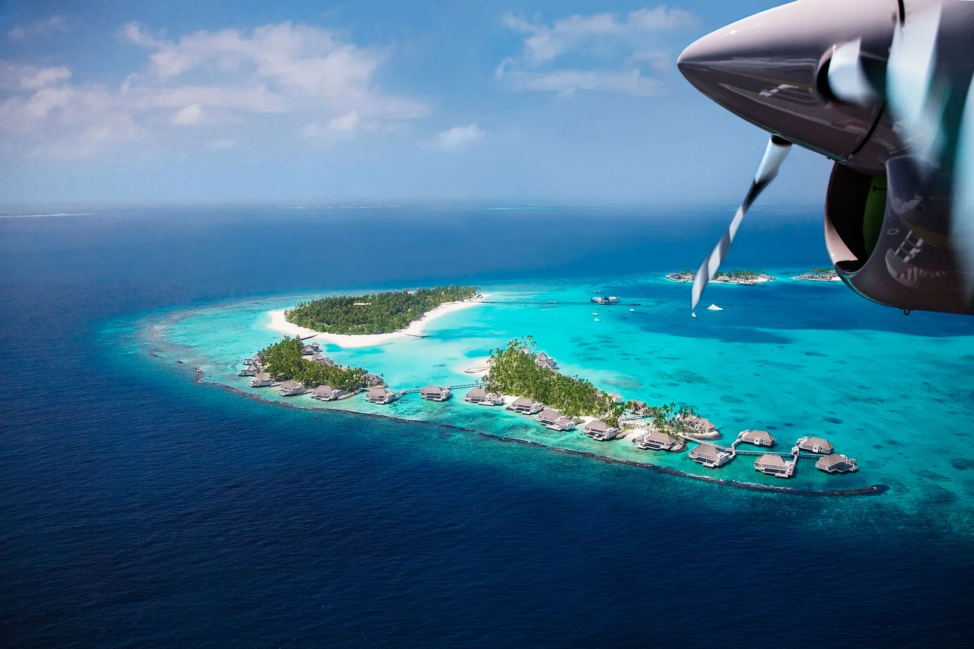 Maledivische Insel vom Wasserflugzeug aus