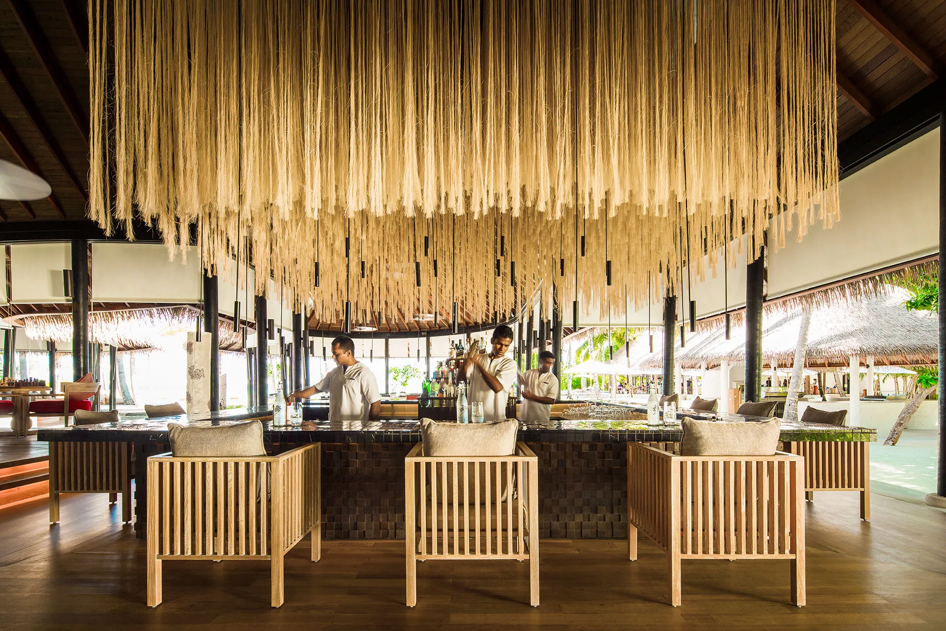 Strandbar in tropisch elegantem Design
