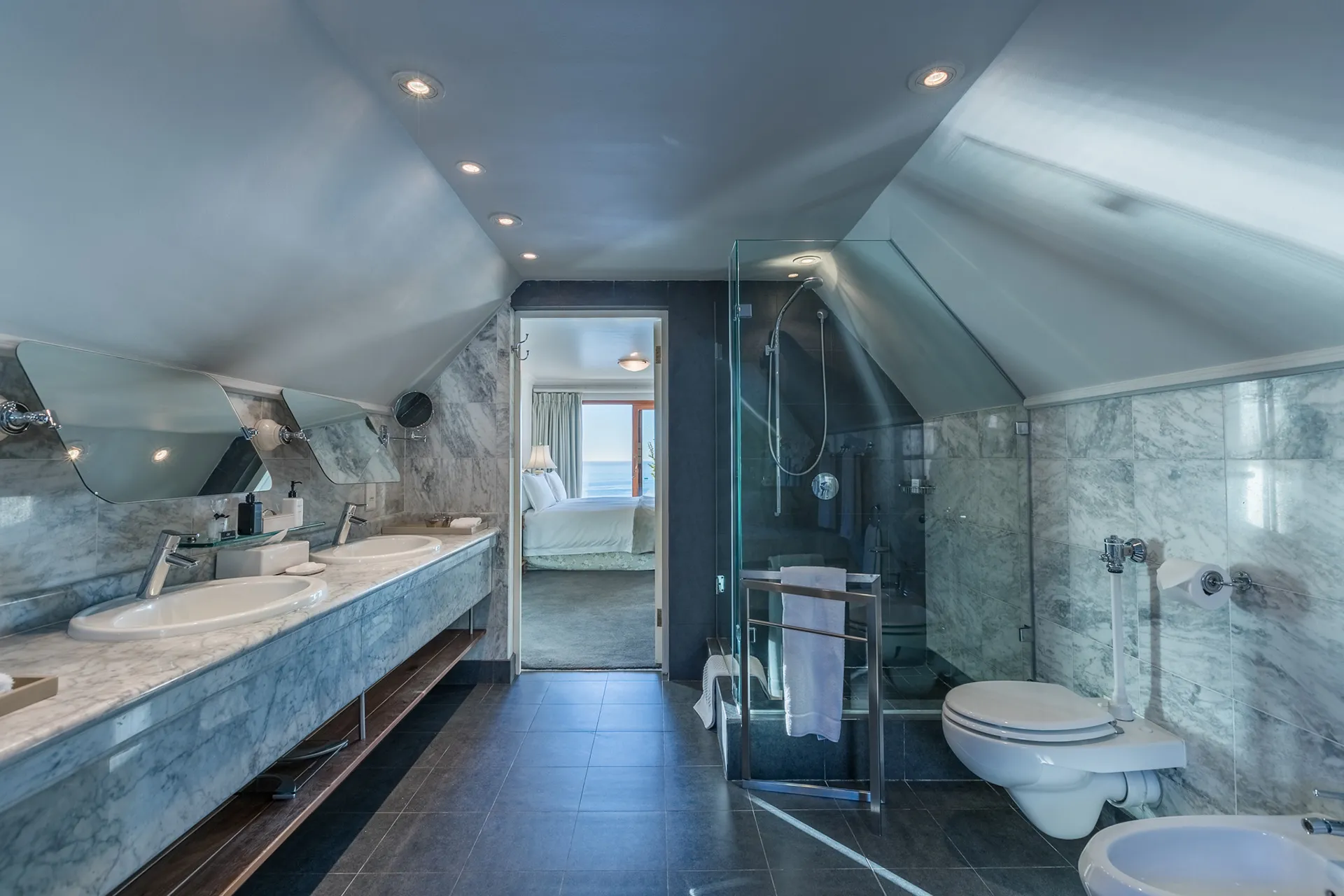 Opulentes Badezimmer aus Marmor