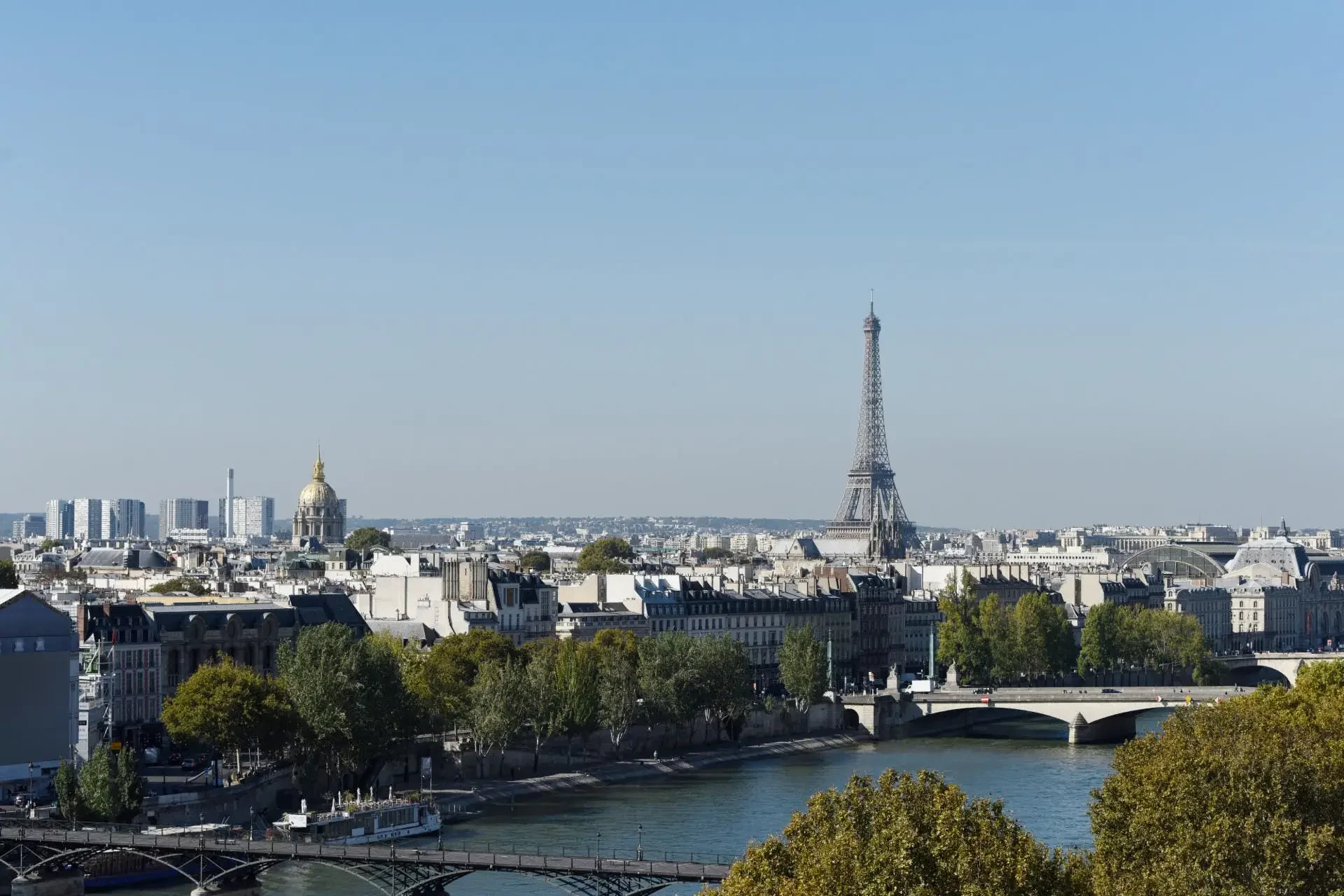 Blick über Paris und den Eifelturm