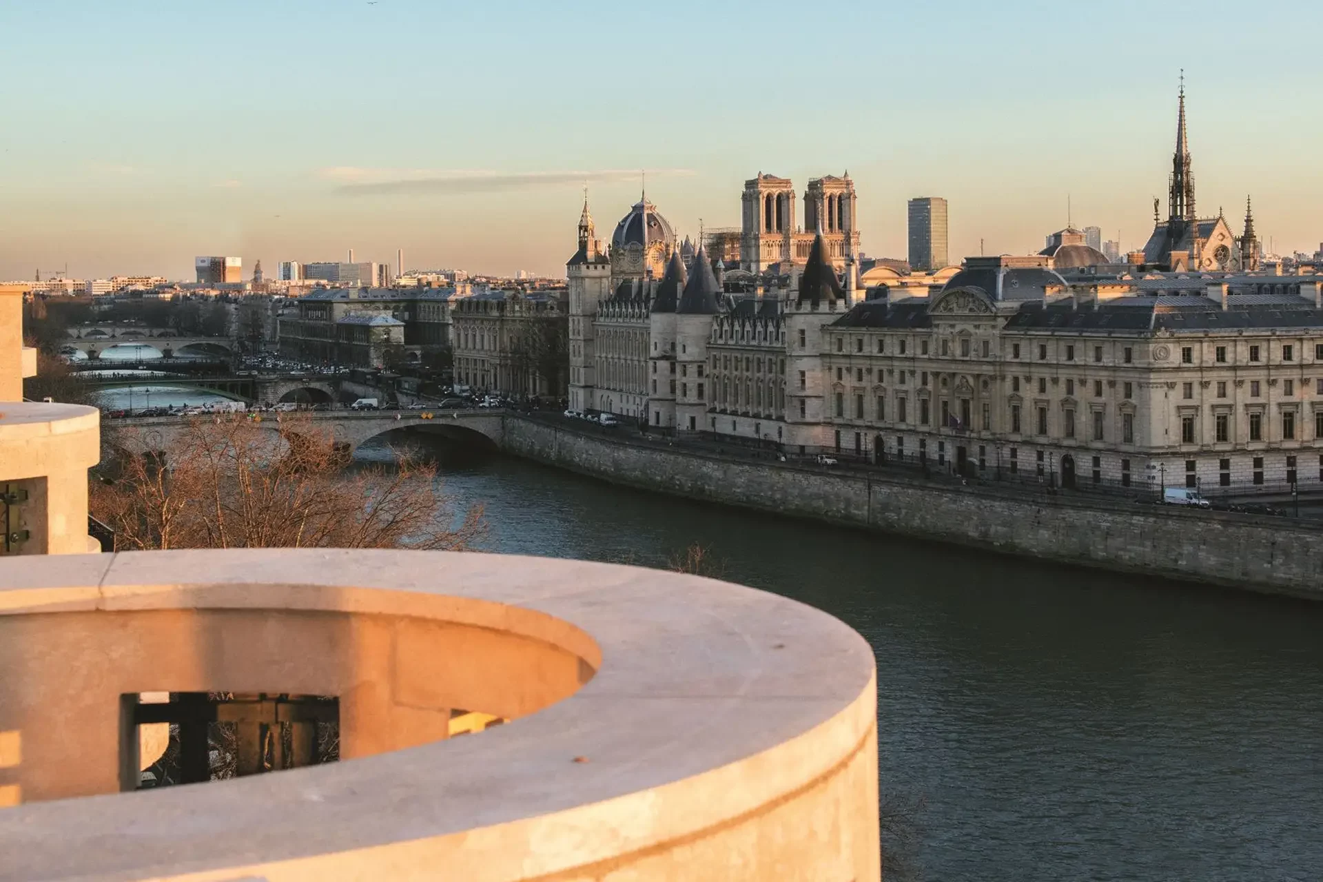 Ausblick über die Seine und Paris