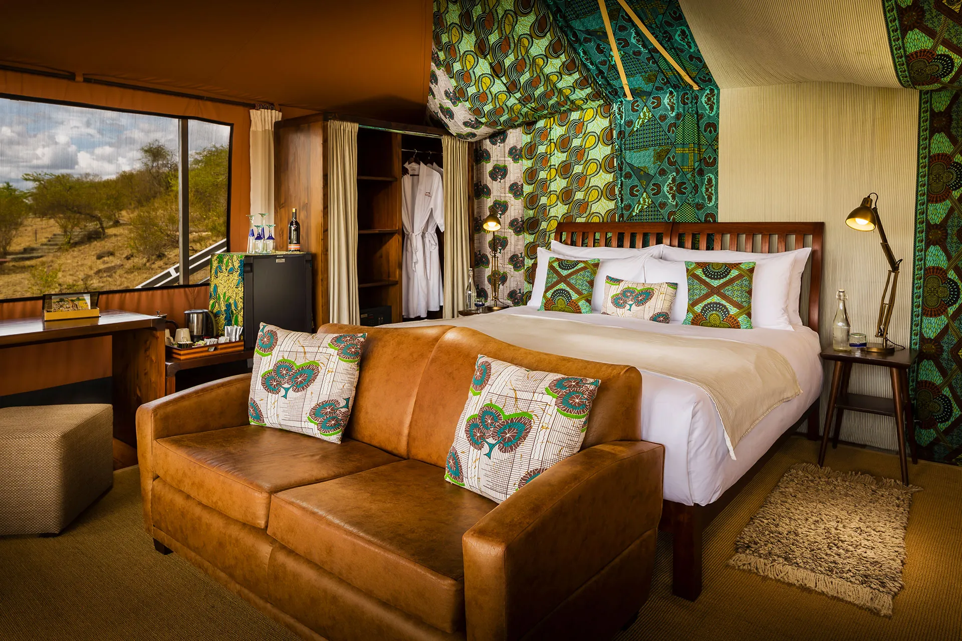 Luxuriöses Safarizelt mit Doppelbett
