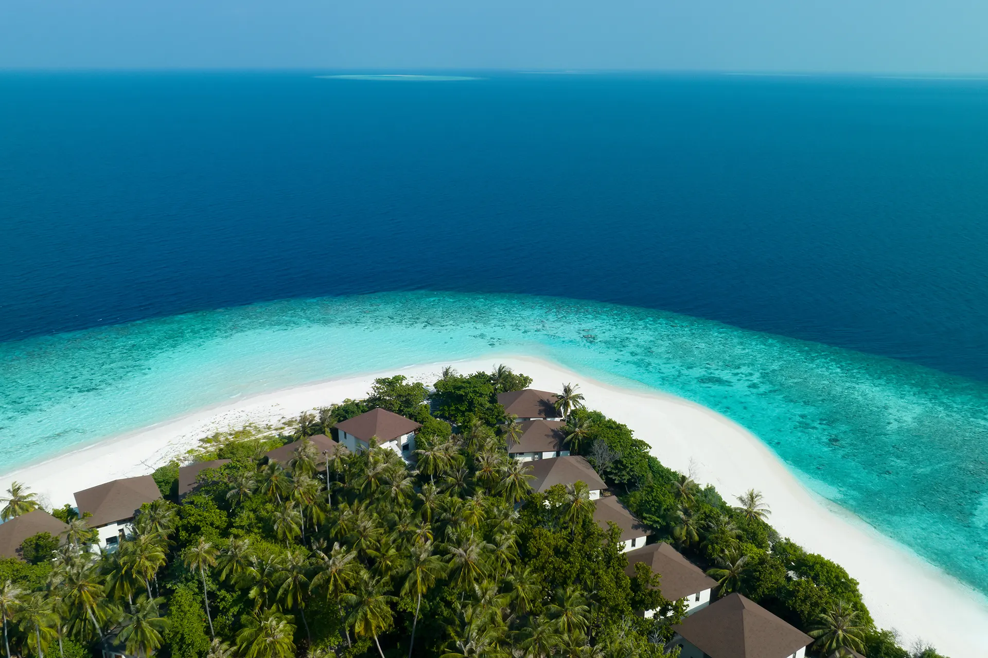 Ende einer Malediven Insel im Ozean