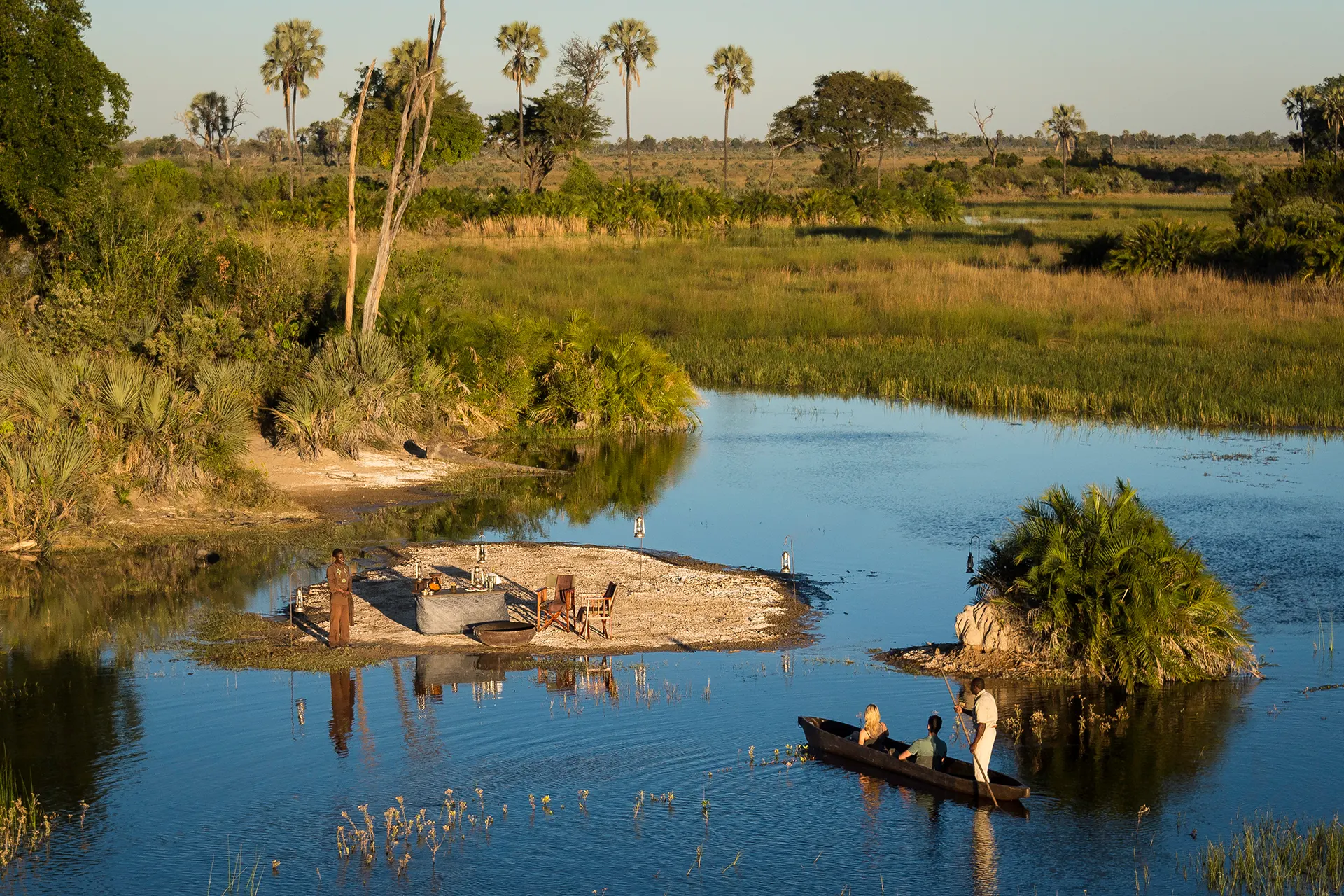 Picknick an Flusslauf des Okavango Delta