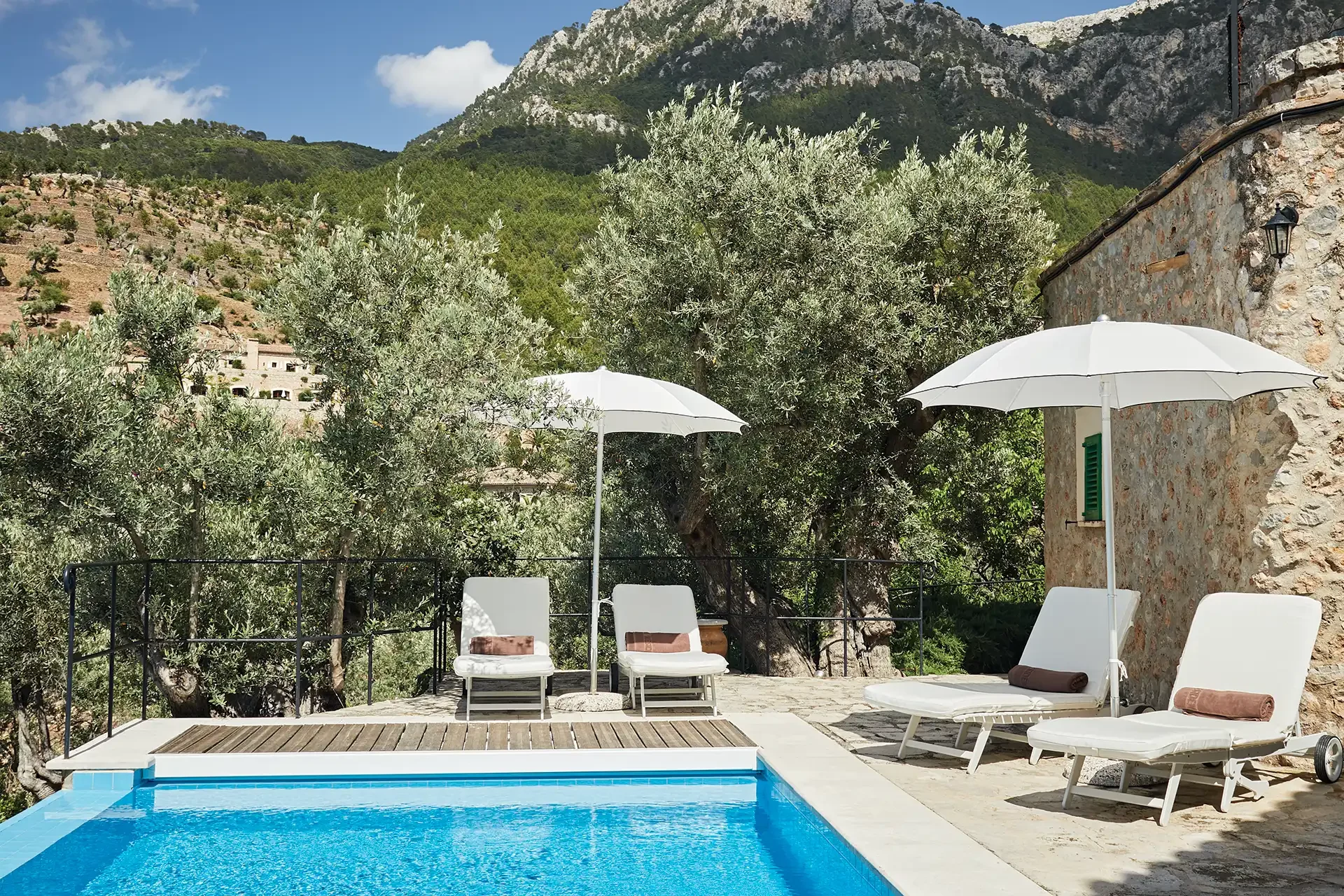 Pool einer Luxusfinca auf Mallorca