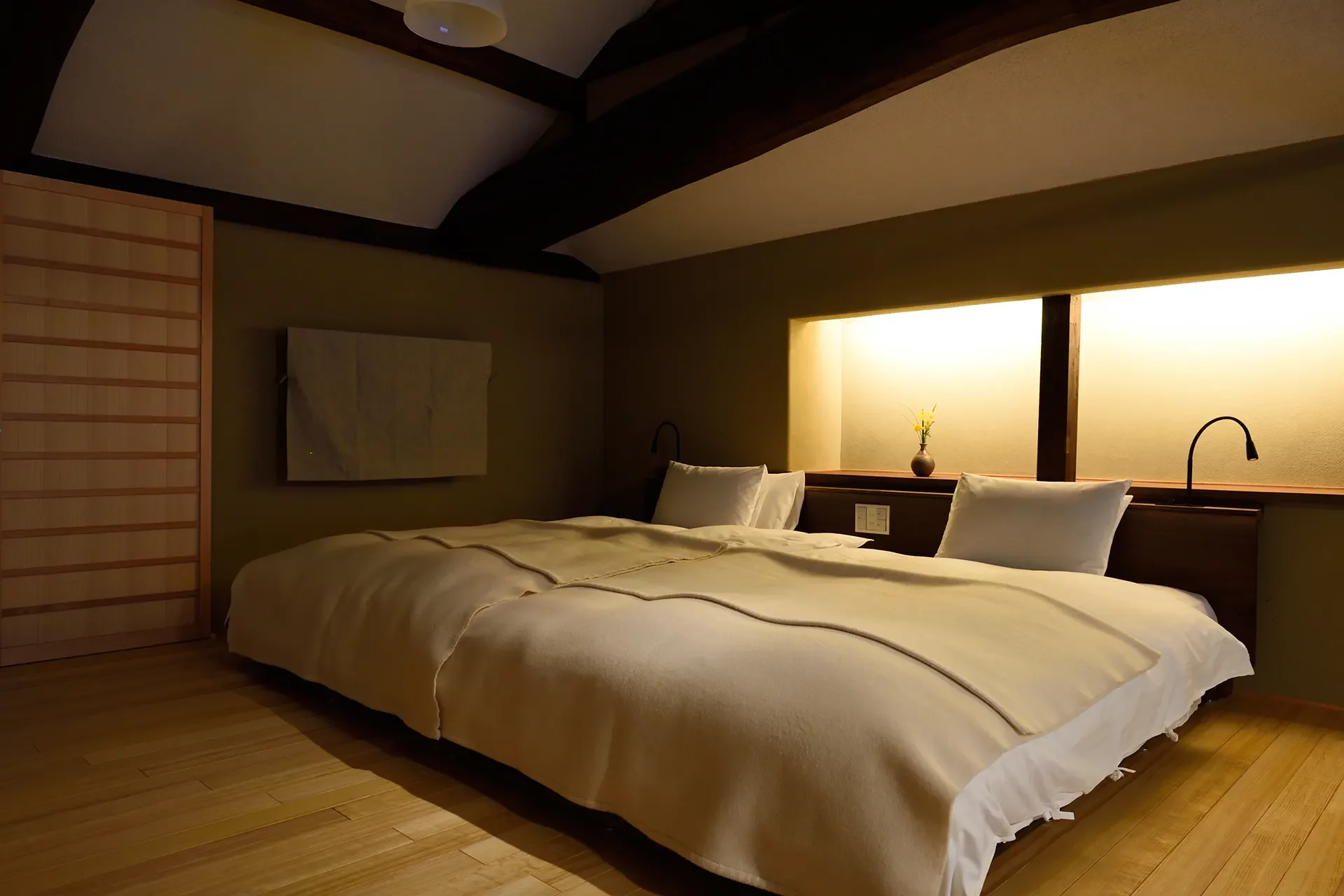 Japanisches Futonbett in Schlafzimmer