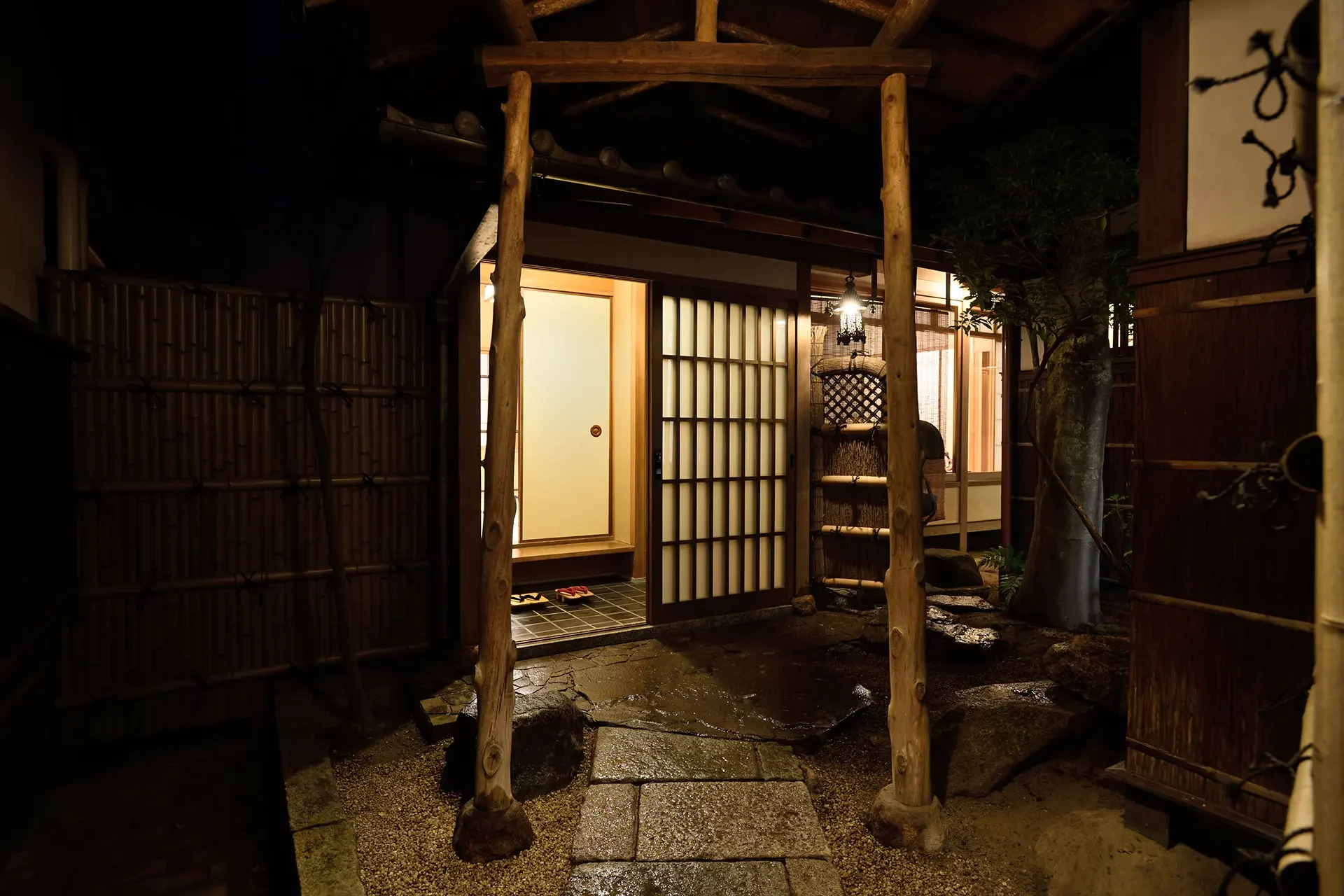 Eingangsbereich eines japanischen Gebäudes