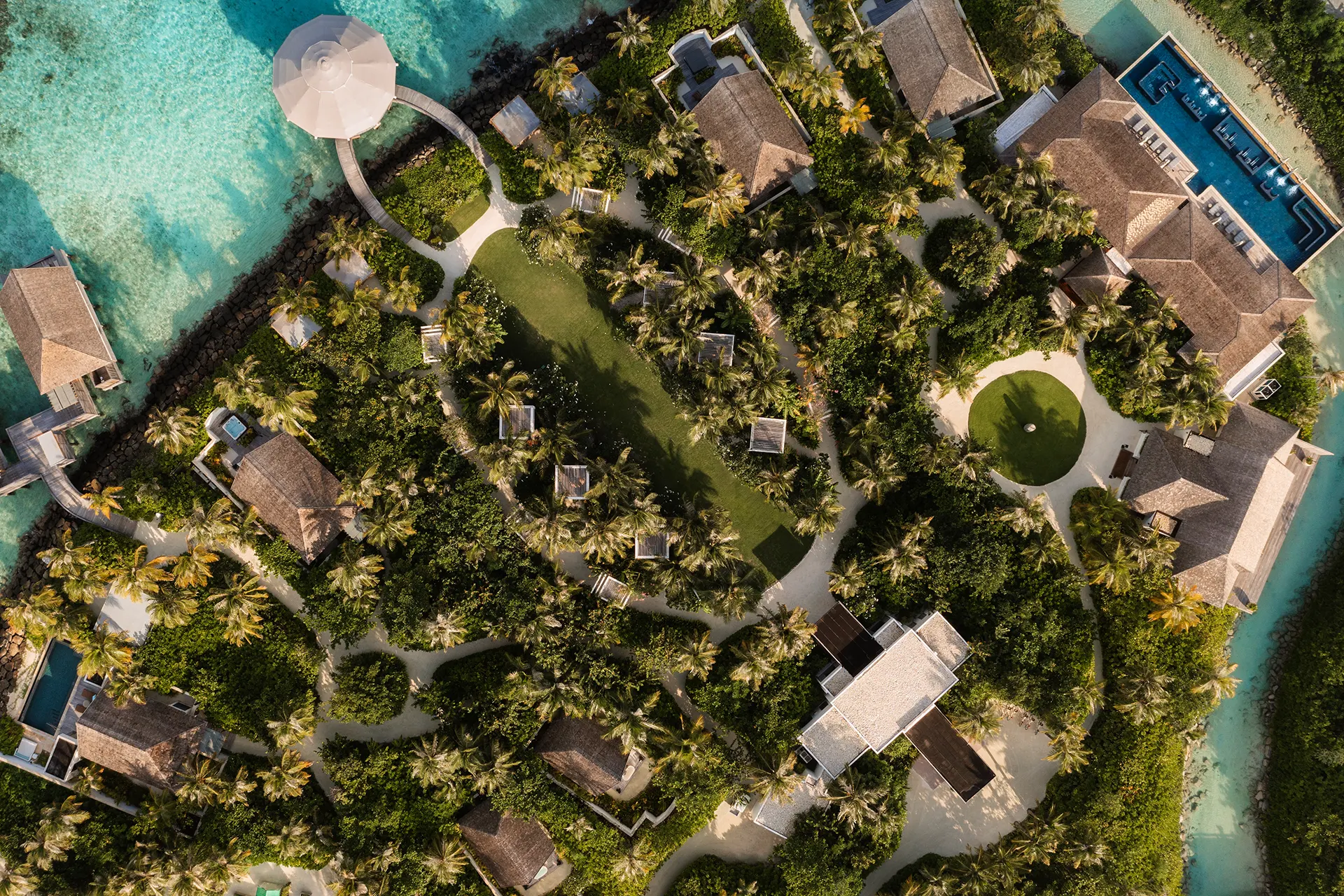 Luftaufnahme des Spa im Waldorf Astoria Maldives