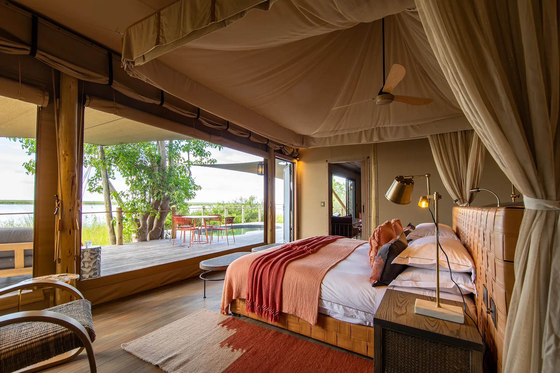 Schlafzimmer mit Blick ins Okavango Delta